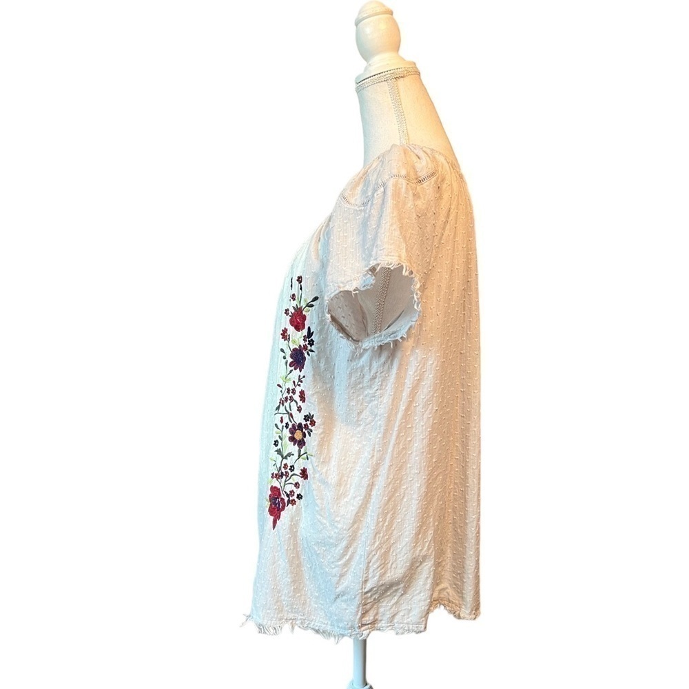 SUNDANCE SOFT GRAY PULLOVER TOP WITH PRETTY EMBROIDERY SHORT SLEEVES SIZE LARGE - Picture 7 of 12